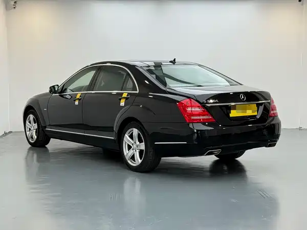 Mercedes-Benz S-Class 2011