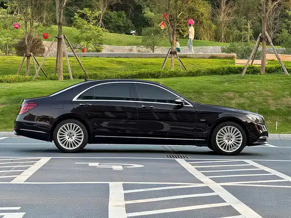 Mercedes-Benz S-Class 2020