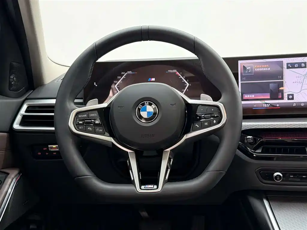 BMW 3 Series 2025 — фото 27