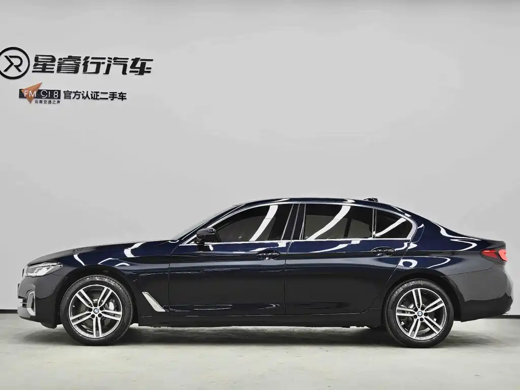 BMW 5 Series 2022 — фото 15