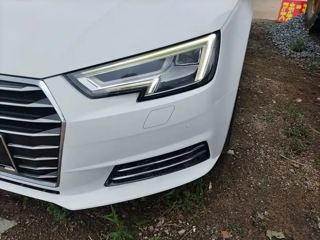 Audi A4L 2018 — фото 24