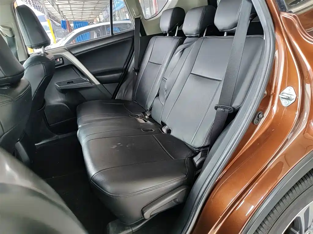 Toyota RAV4 2015 — фото 17
