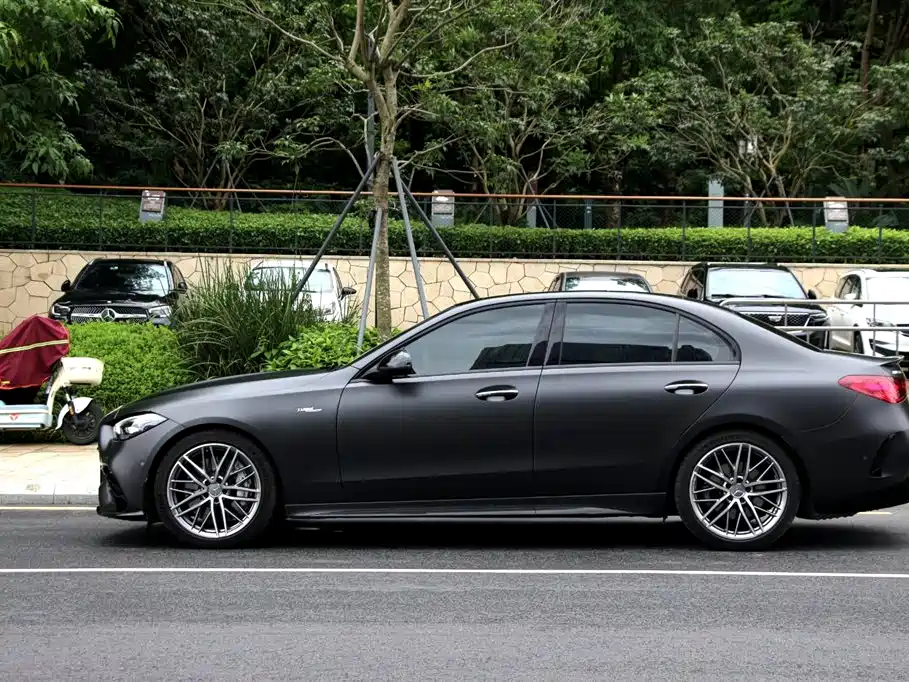 Mercedes-Benz C-Class AMG 2025 — фото 3