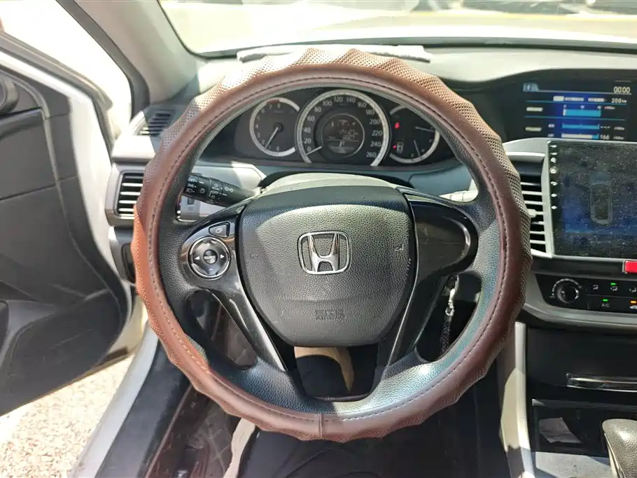 Honda Accord 2015 — фото 15