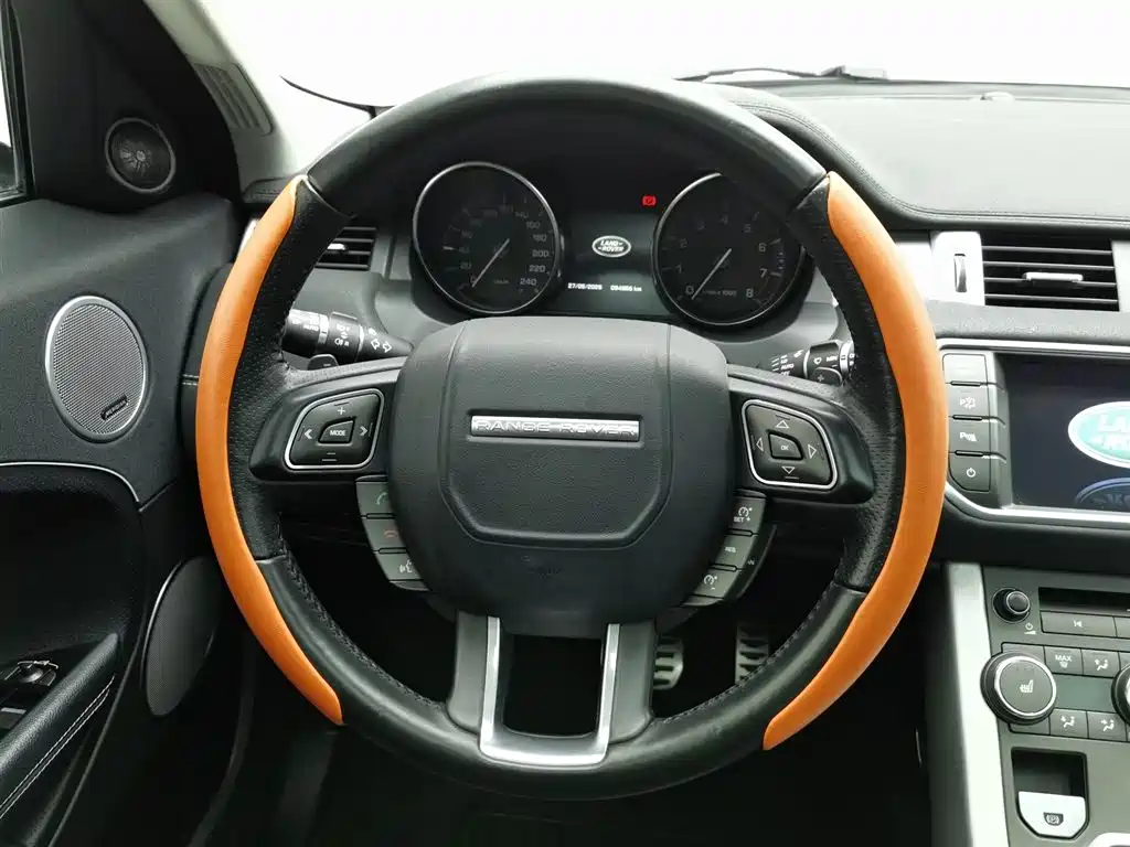 Land Rover Evoque 2015 — фото 11