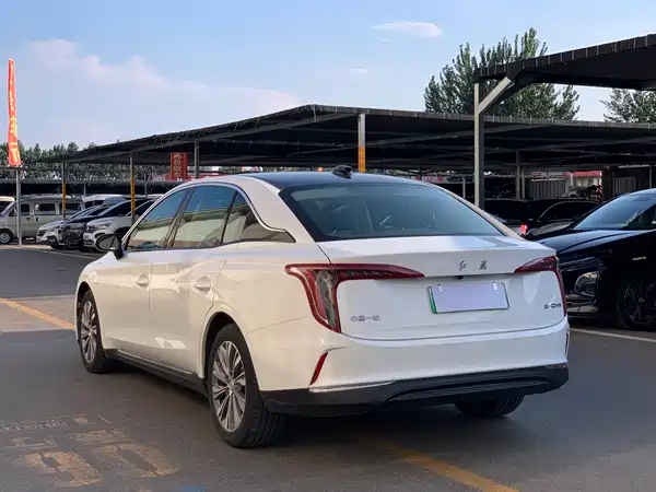 Hongqi E-QM5 2023