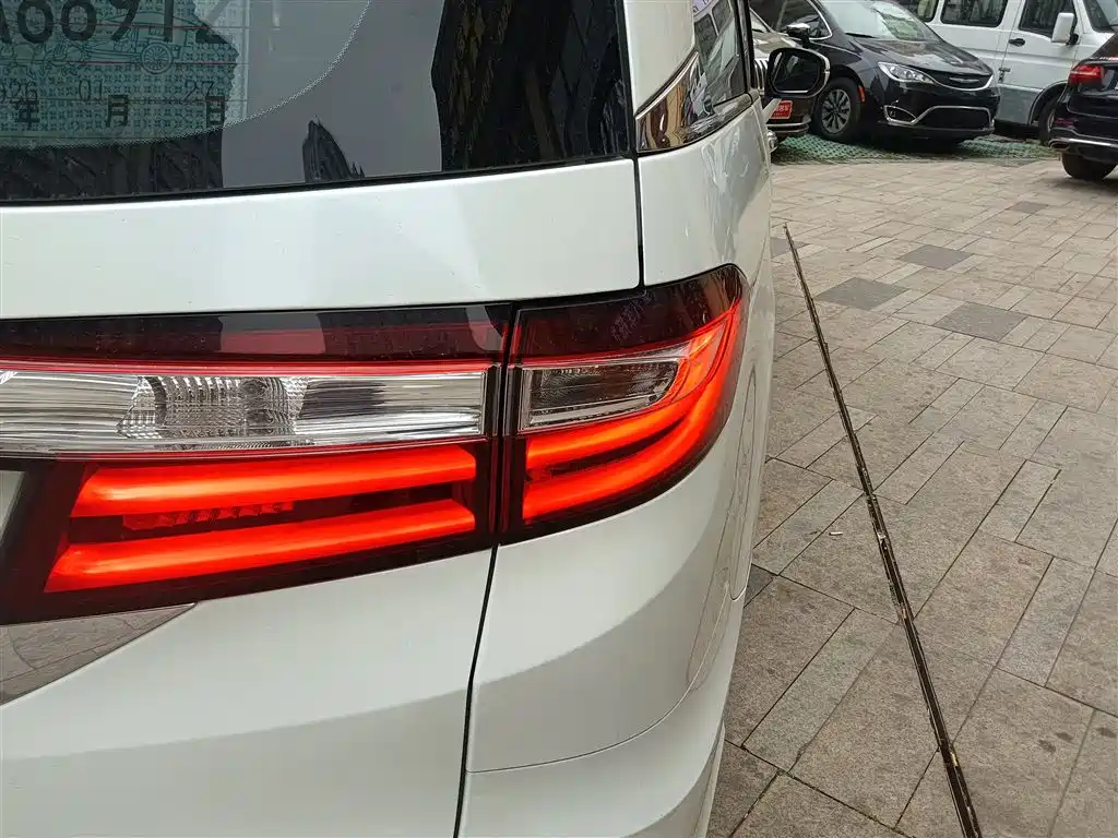 Honda Odyssey 2018 — фото 24