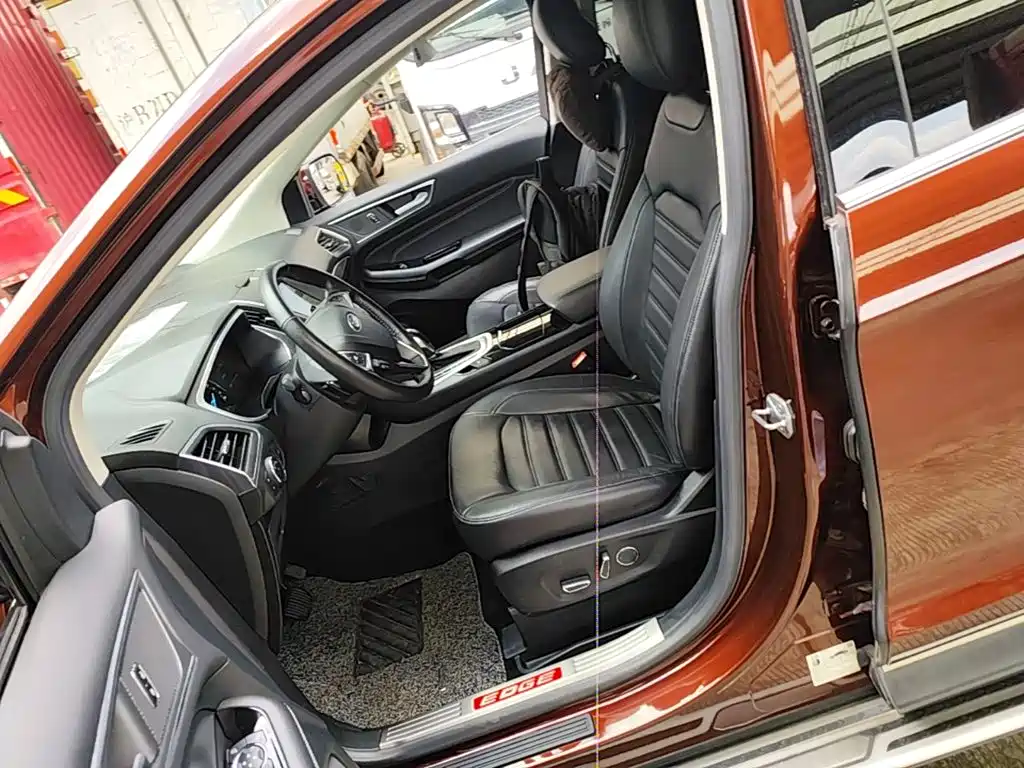 Ford Edge 2017 — фото 15