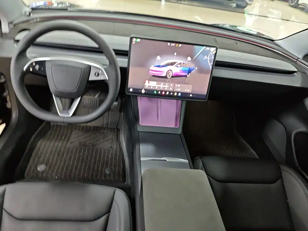Tesla Model 3 2025 — фото 10
