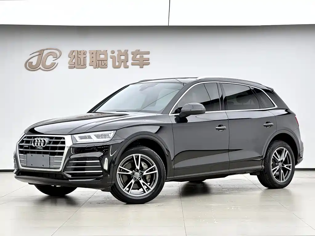 Audi Q5L 2019 — фото 1