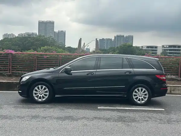 Mercedes-Benz R-Class 2011