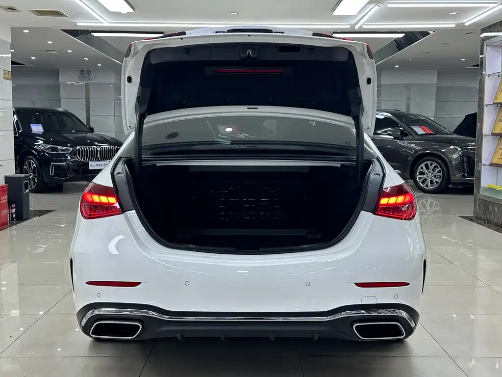 Mercedes-Benz C-Class 2023 — фото 7