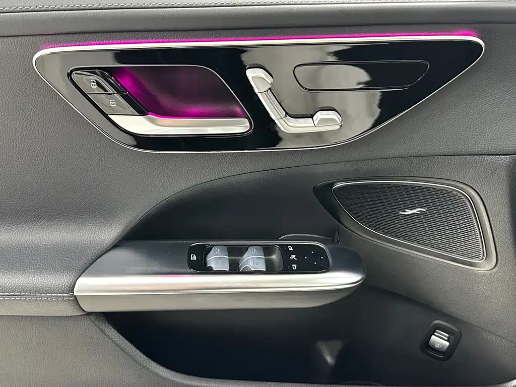 Mercedes-Benz C-Class 2023 — фото 19