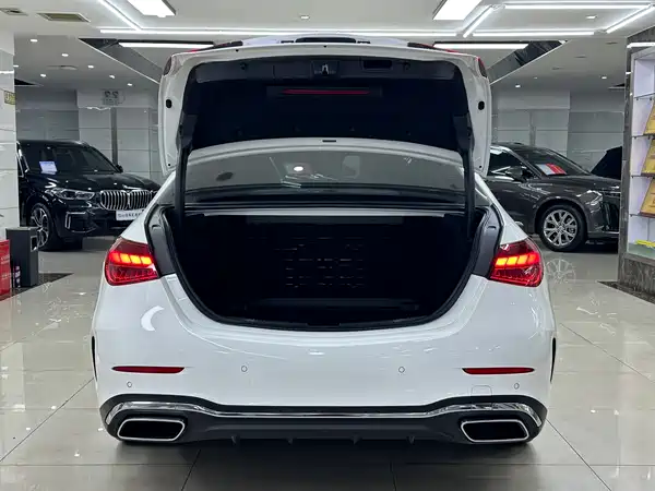 Mercedes-Benz C-Class 2023