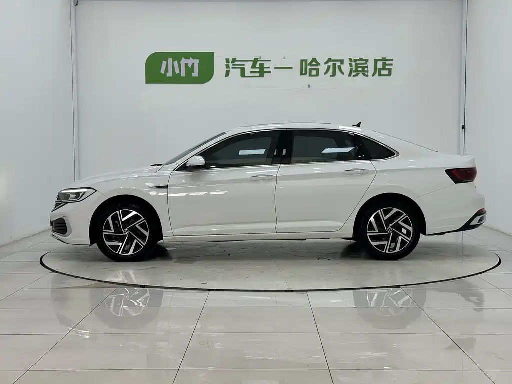 Volkswagen Sagitar 2022