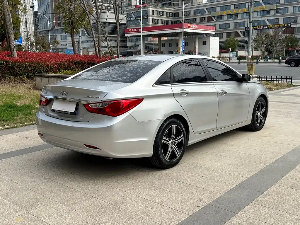 Hyundai Sonata 2012 — фото 4