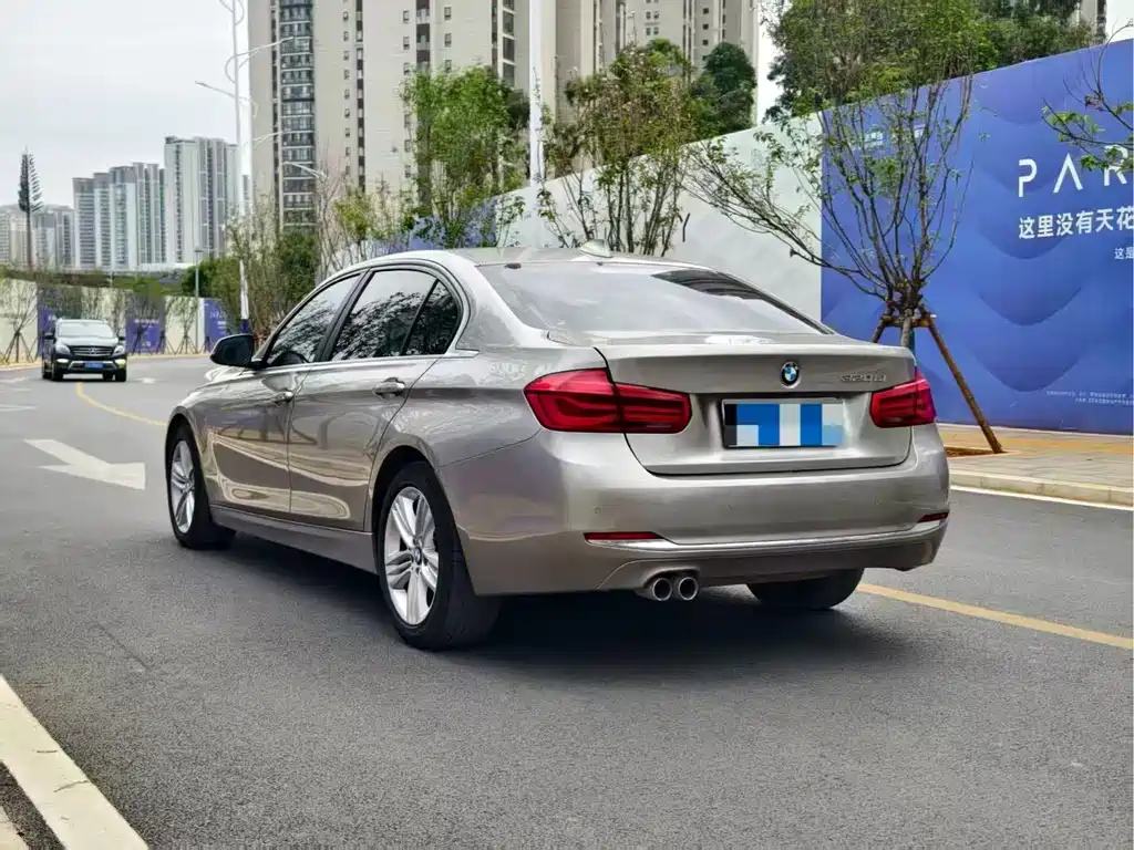 BMW 3 Series 2017 — фото 14
