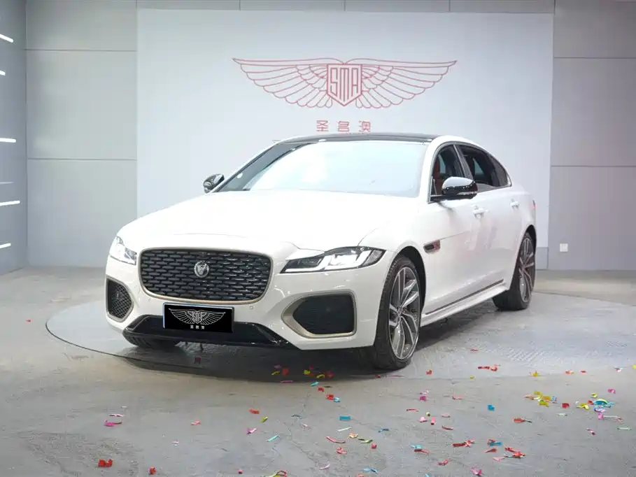Jaguar XFL 2025 — фото 1