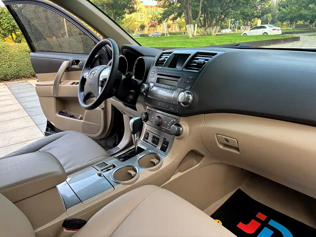Toyota Highlander 2014 — фото 17