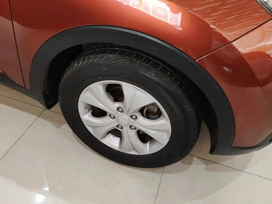Kia KX3 Proud Running 2015