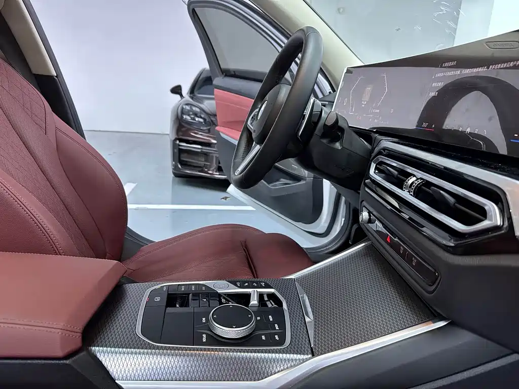 BMW 3 Series 2023 — фото 15