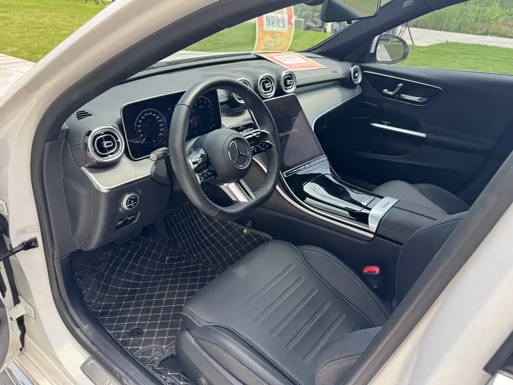 Mercedes-Benz C-Class 2023 — фото 10