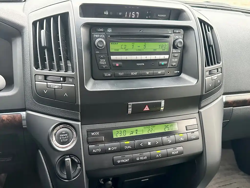 Toyota Land Cruiser 2015 — фото 10