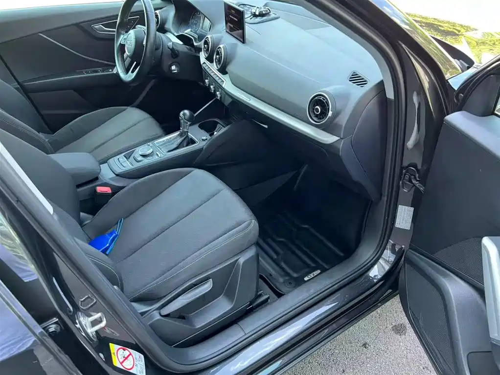 Audi Q2L 2020