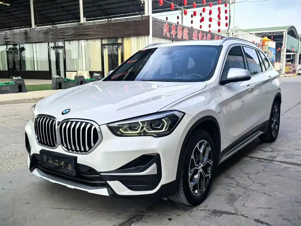 BMW X1 2022 — фото 1