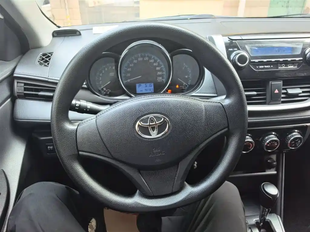 Toyota Yaris L 2018 — фото 11
