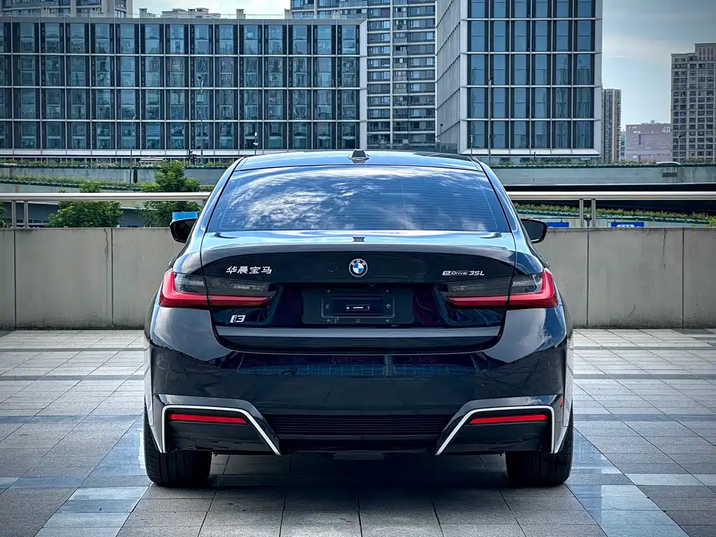 BMW i3 2024