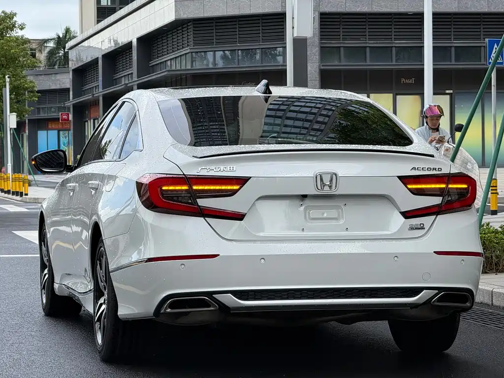 Honda Accord 2023 — фото 15