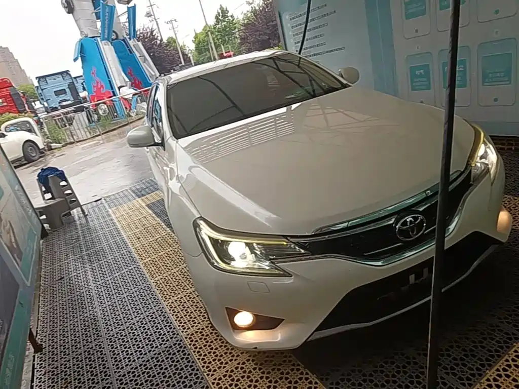 Toyota Reiz 2015