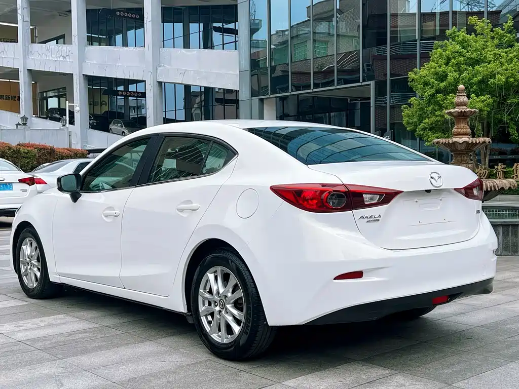 Mazda 3 Axela 2015 — фото 7