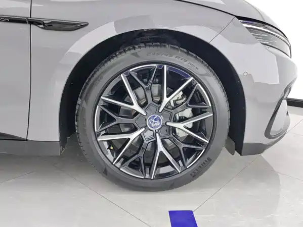 BYD Han 2025