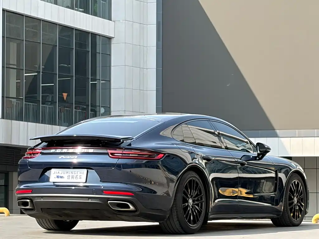 Porsche Panamera 2018 — фото 6