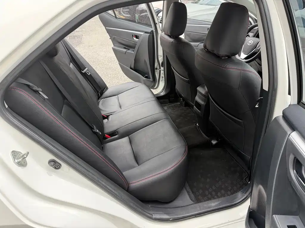 Toyota Corolla 2018 — фото 16