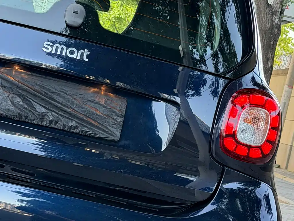 smart Fortwo 2017 — фото 16