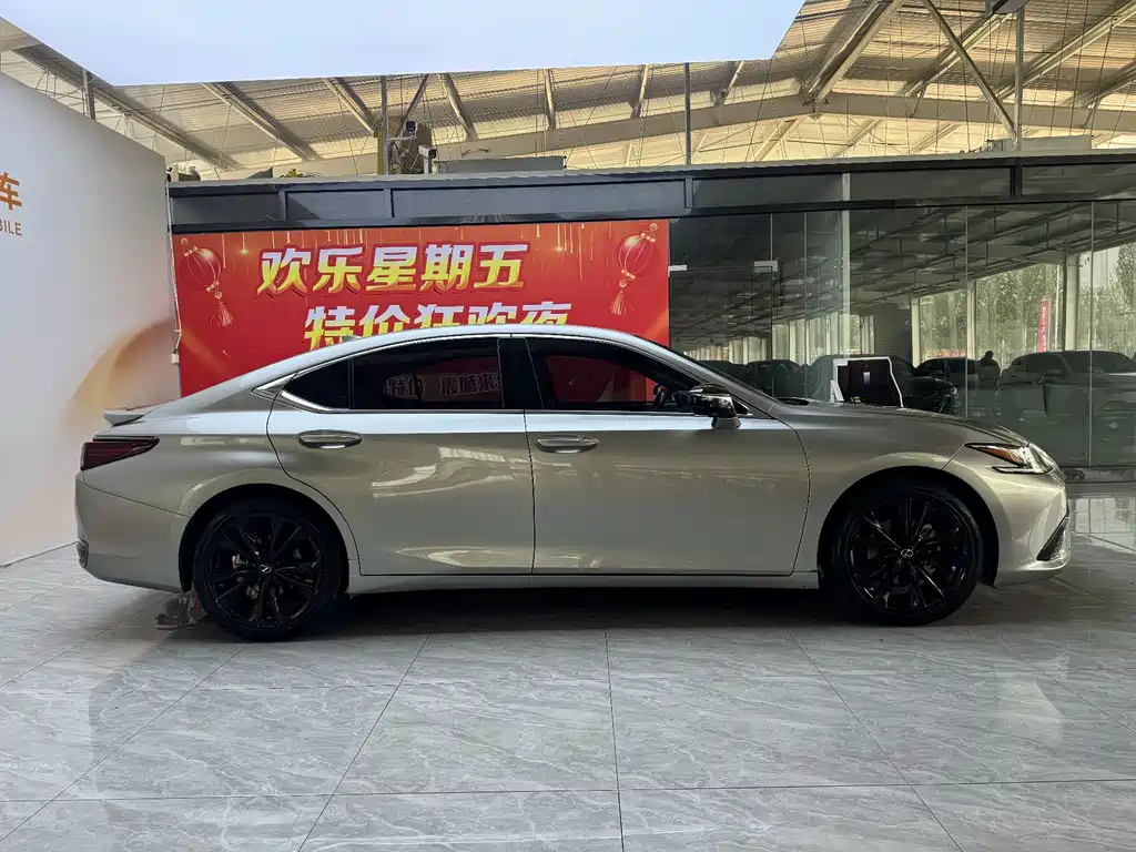 Lexus ES 2021 — фото 14