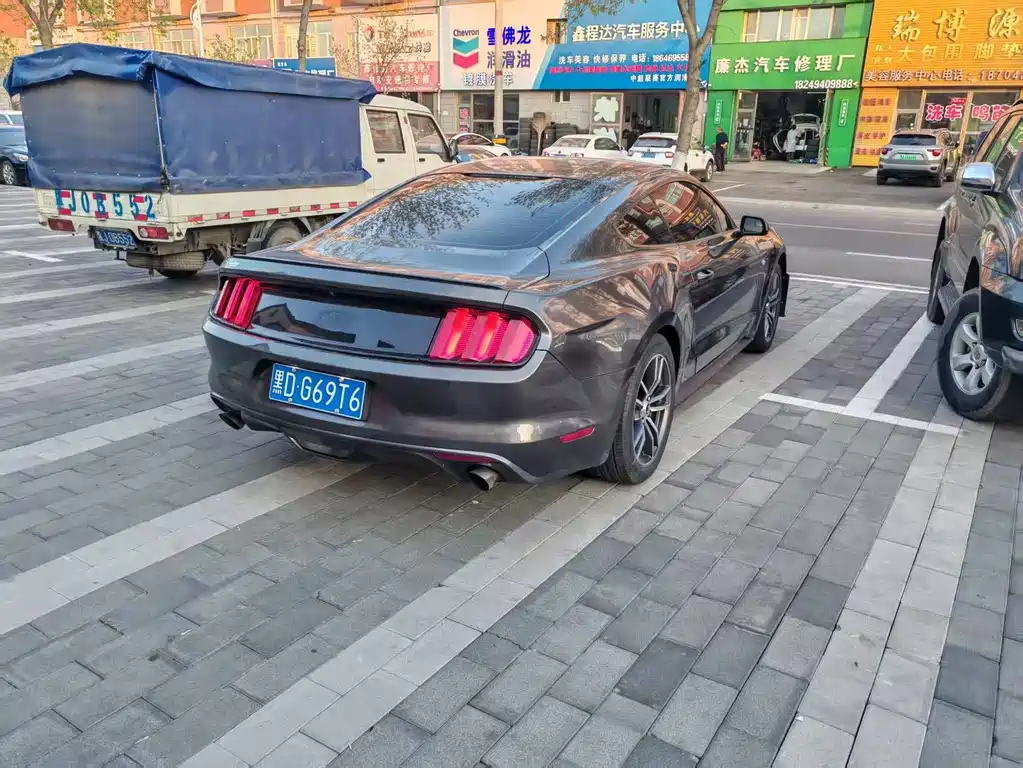 Ford Mustang 2017 — фото 6