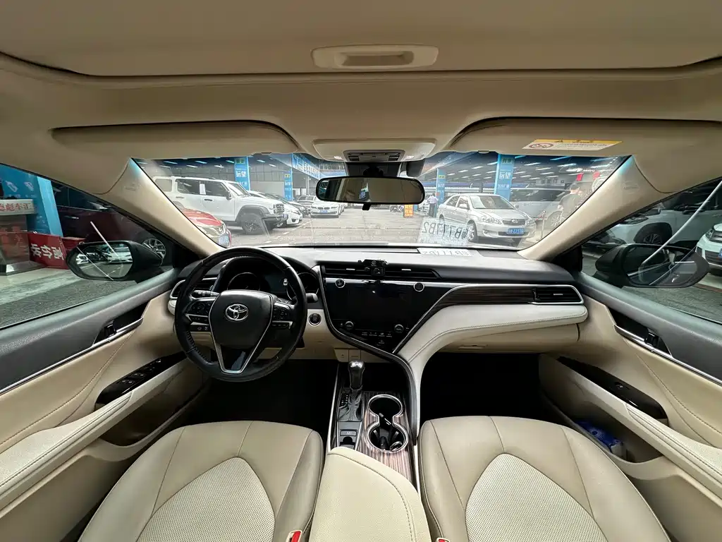 Toyota Camry 2020 — фото 6