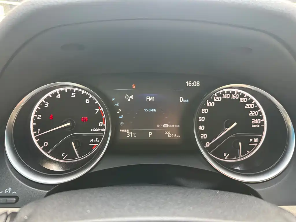 Toyota Camry 2020 — фото 10