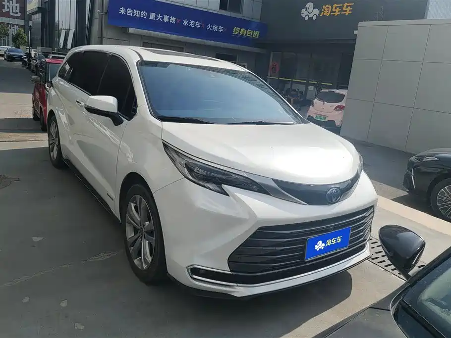 Toyota Sienna 2024