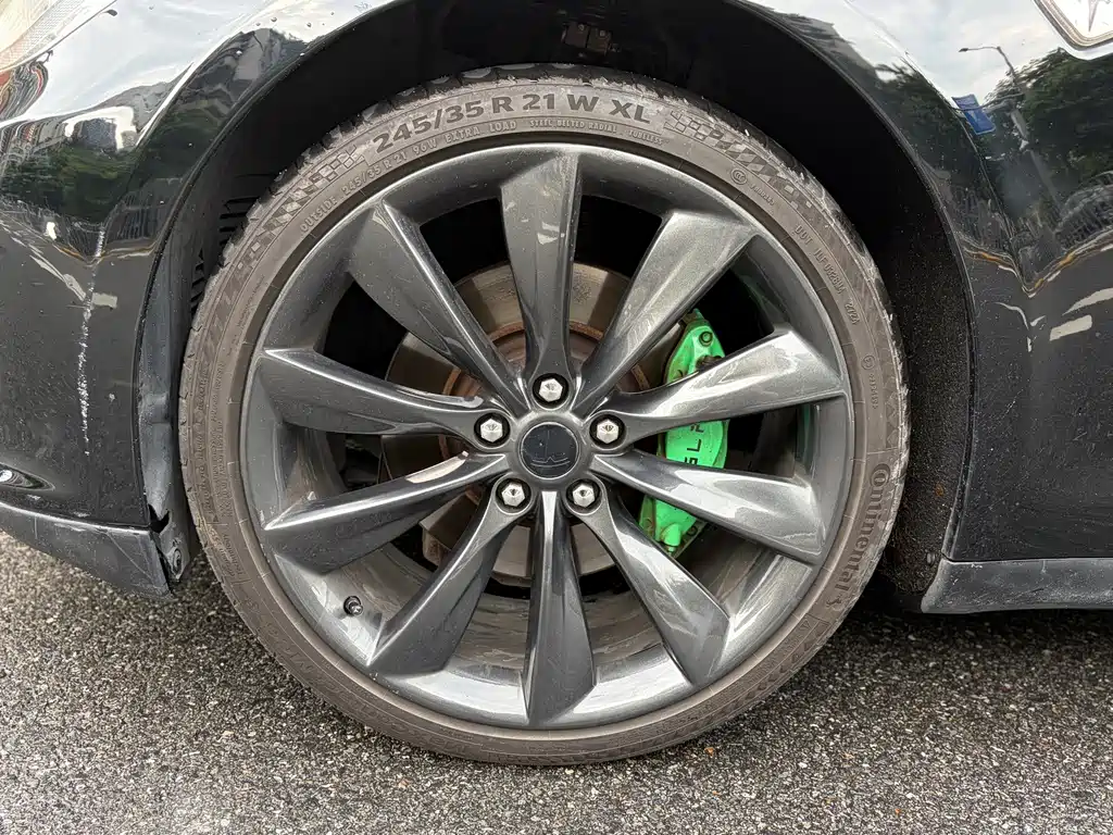 Tesla Model S 2014 — фото 16