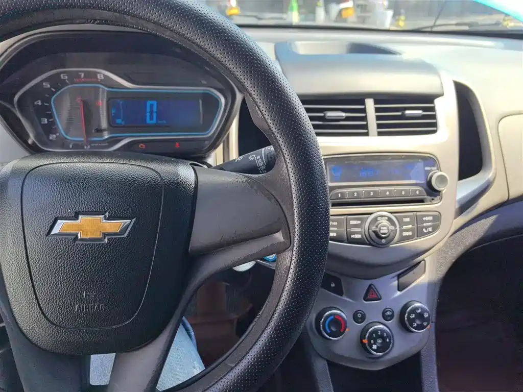 Chevrolet Aveo 2014 — фото 10