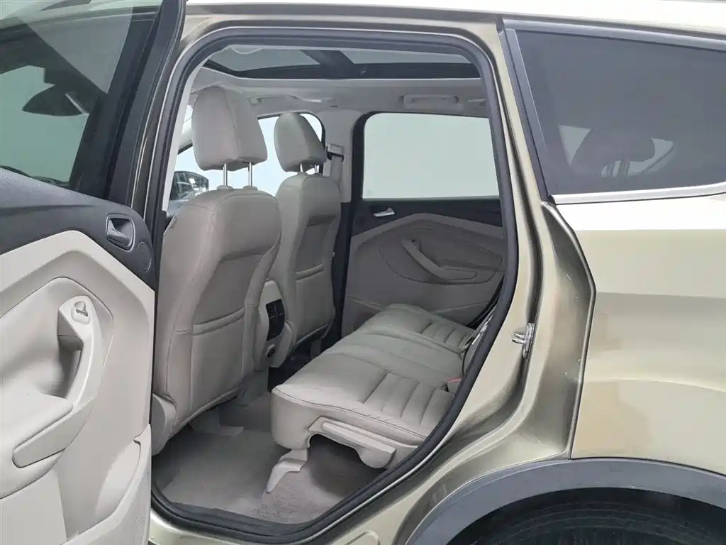 Ford Kuga 2014 — фото 15