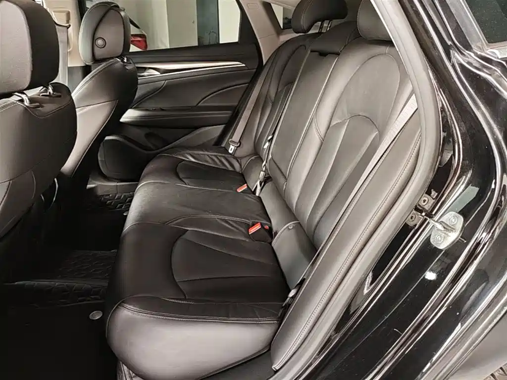 Buick LaCrosse 2019 — фото 17