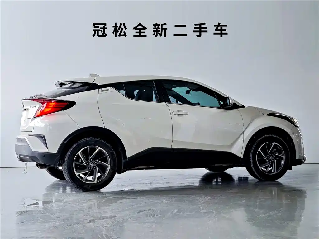 Toyota C-HR 2023 — фото 3