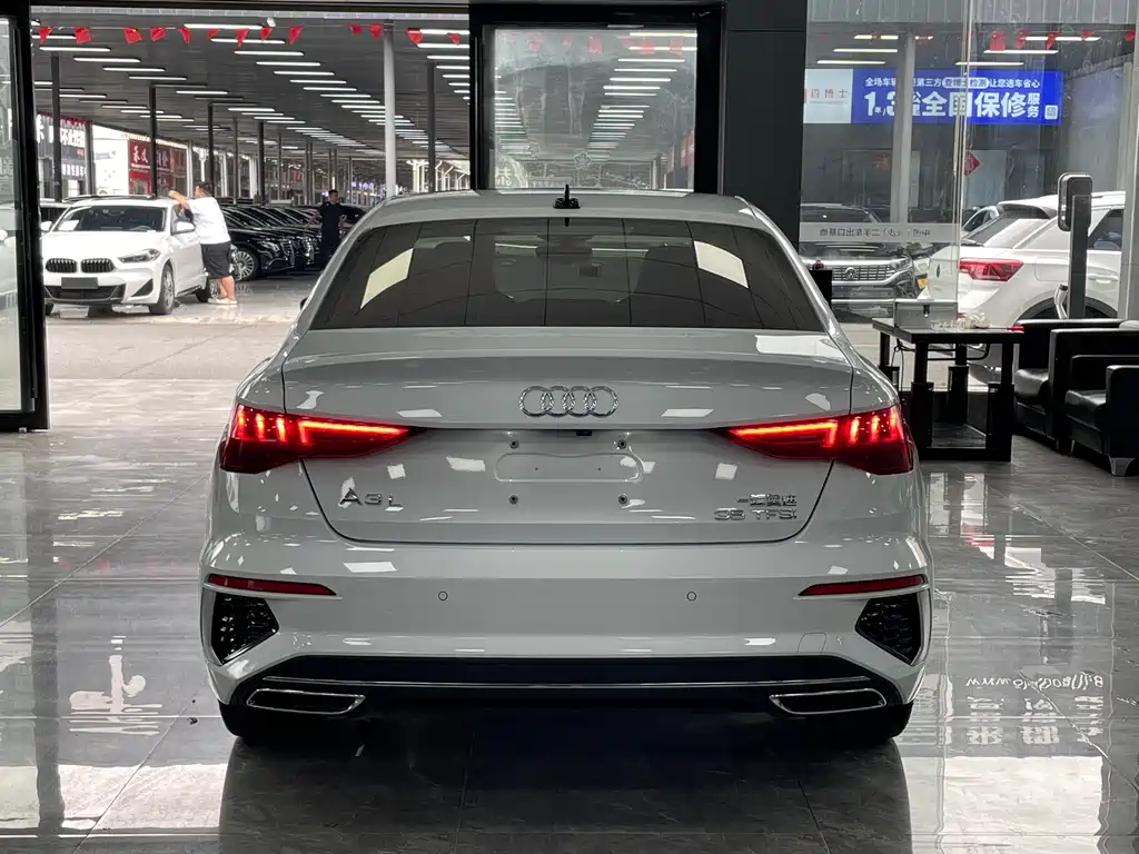 Audi A3 2023 — фото 15