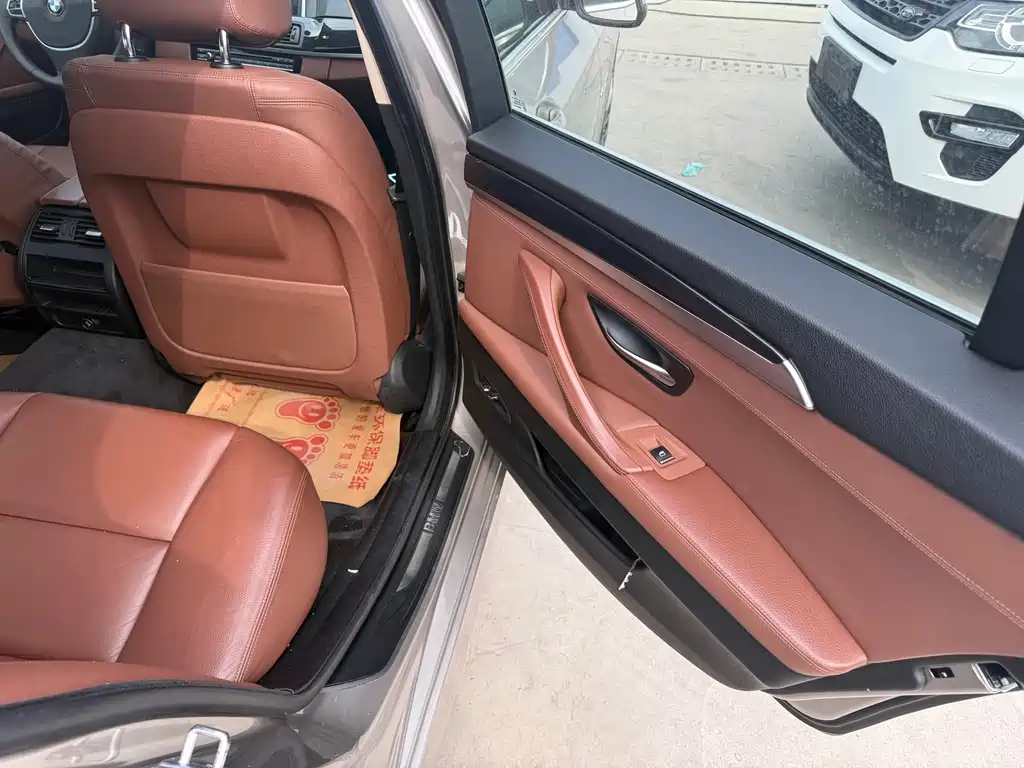 BMW 5 Series 2015 — фото 9